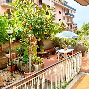 https://catania-house-apartment.taorminaitalyhotels.com